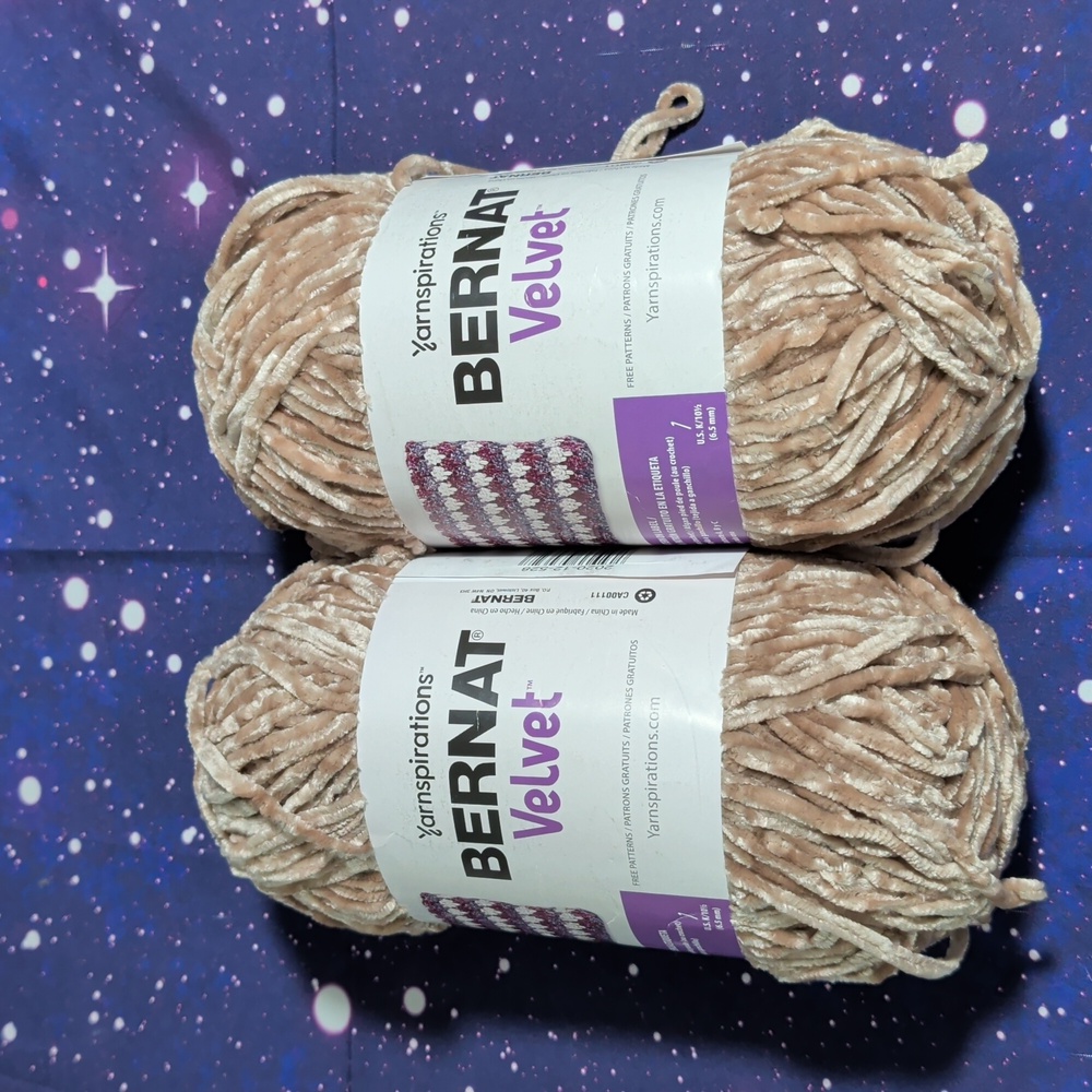 2 Brand New Skeins Yarnspirations Bernat Velvet Yarn MUSHROOM Color SMOKE FREE